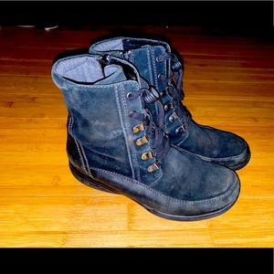 Clarks black suede boots